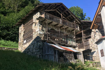 Rustico da ristrutturare in località Molineri