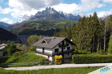 Villa singola con terreno in posizione panoramica