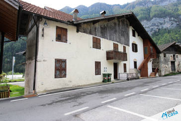 Porzione di casa indipendente a Imer