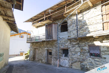Porzione di rustico da ristrutturare in vendita in Loc. Ronco
