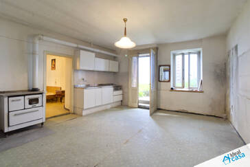 Casa Sergio - Ampio piano terra da ristrutturare in vendita