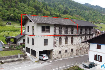 Piano mansardato da ristrutturare in vendita