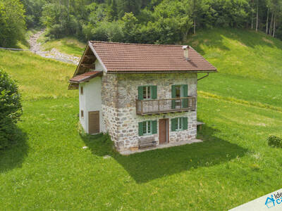 Miniatura di Casa singola con terreno in posizione panoramica in vendita